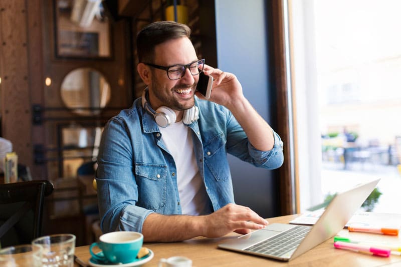 Freelance en la cafetería