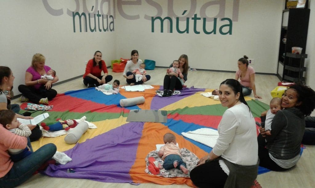 Invitamos a los mutualistas a talleres para padres y madres con sus bebés en Sant Cugat